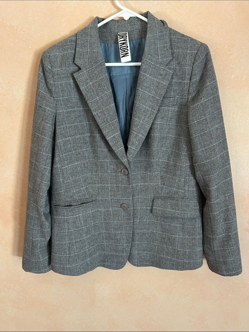 Drykorn blazer features a classic gray plaid pattern two-button closure 12
